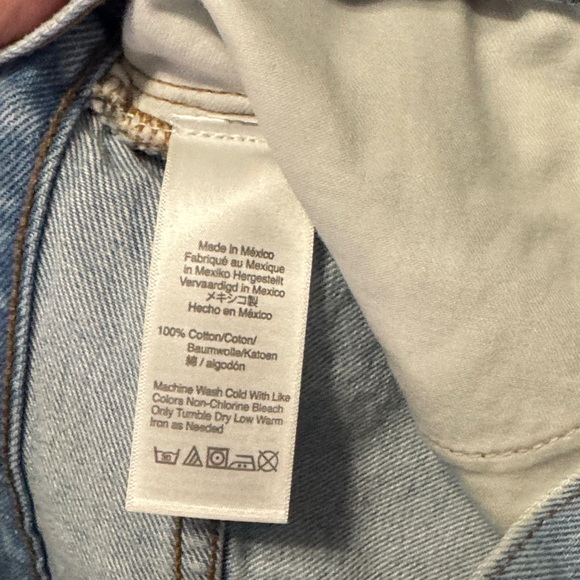 Madewell Women's Light Wash Jean Shorts - Picture 6 of 6